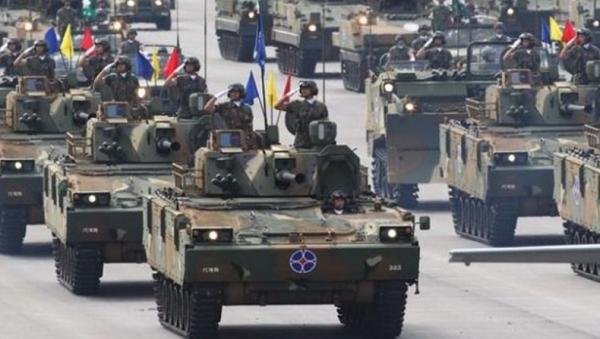 Kendaraan lapis baja Korea Selatan Kendaraan lapis baja Korea Selatan. (Foto: AP Photo/Ahn Young-joon)