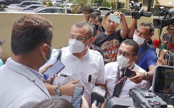 ferdinand hutahaean diperiksa bareskrim Mantan Politikus Partai Demokrat, Ferdinand Hutahaean memenuhi panggilan pemeriksaan yang dilakukan oleh Direktorat Reserse Tindak Pidana Siber Badan Reserse Kriminal (Bareskrim) Polri, Senin (10/1/2022). (Foto: MPI/Riezky Maulana)