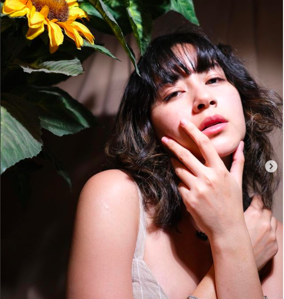 Screen Shot 2022 01 16 At 06 24 17 Artis cantik berdarah bali. (Foto: Instagram)