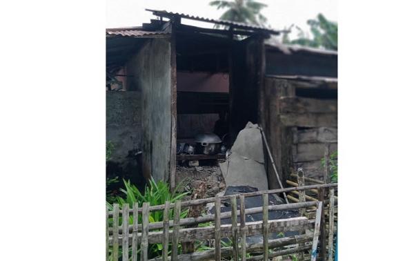 Kerusakan Melonguane Rumah warga rusak ringan akibat gempa bumi 6,1 yang mengguncang Melonguane, Sulut, Sabtu (22/1/2022) pagi. (Foto: Subhan Sabu).