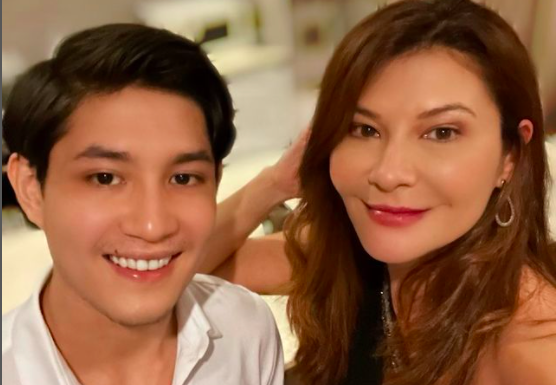 Artis Senior yang Tampak Seumuran dengan Anaknya. (foto: Instagram)