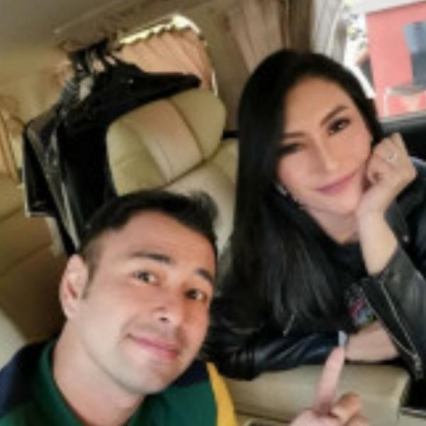 Screenshot 20220125 070334 Samsung Internet Artis Indonesia Tetap Akur dengan Mantan Pacar. (Foto: Instagram)