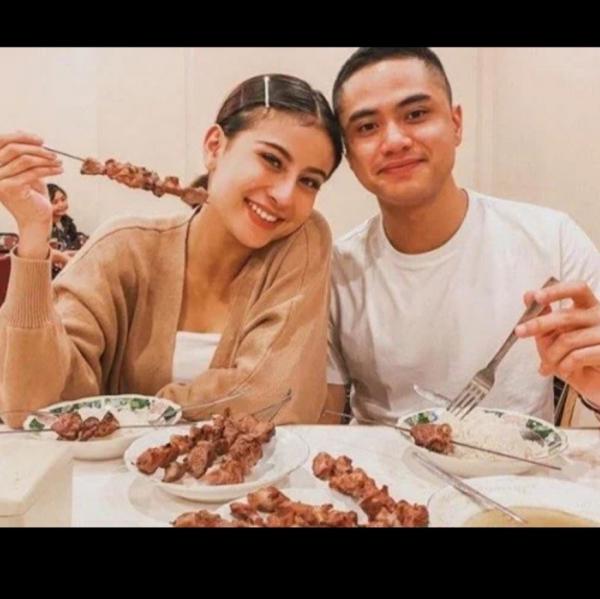 Screenshot 20220125 070434 Samsung Internet Artis Indonesia Tetap Akur dengan Mantan Pacar. (Foto: Instagram)