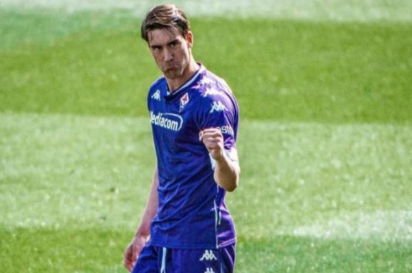 Striker Fiorentina, Dusan Vlahovic segera bergabung dengan Juventus pada bursa transfer musim dingin 2022. (Foto: Instagram/@vlahovicdusan)