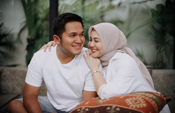 Adhi Permana dan Kesha Ratuliu Adhi Permana dan Kesha Ratuliu. (Foto: IG)