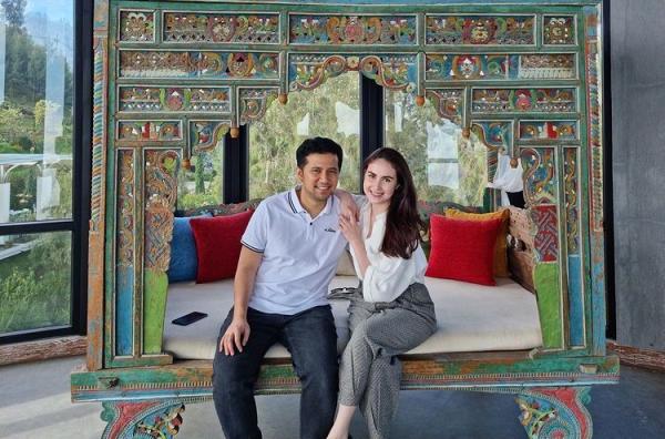 Artis Cantik Menikah dengan Pejabat. (Foto: Instagram)