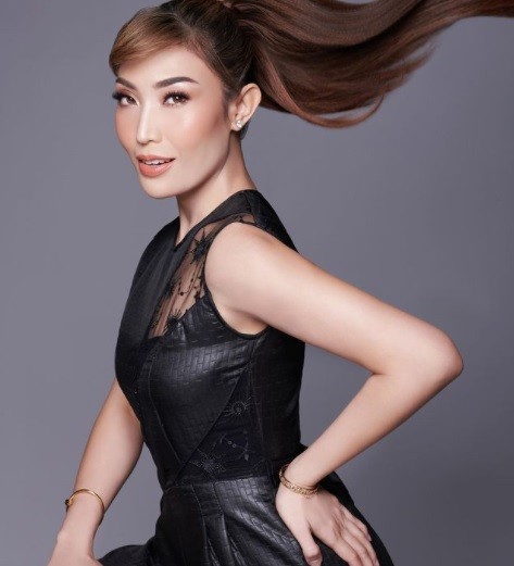 27 Ayu Dewi Artis Gagal Nikah Setelah Tunangan. (Foto: Instagram)