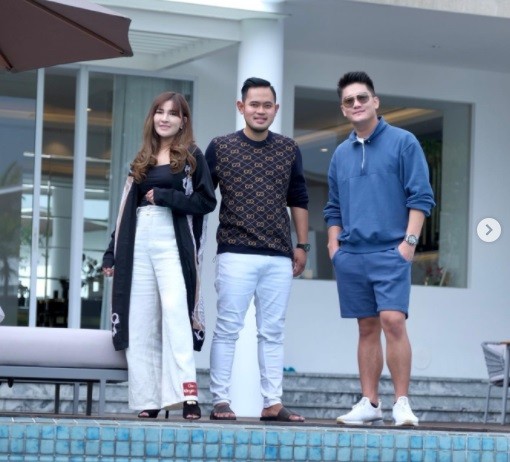 27 Crazy Rich Shandy Deretan rumah mewah milik Crazy Rich di Indonesia.