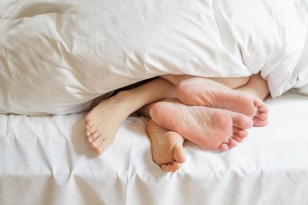 FWB adalah Singkatan Friend With Benefits, Konsep Hubungan 