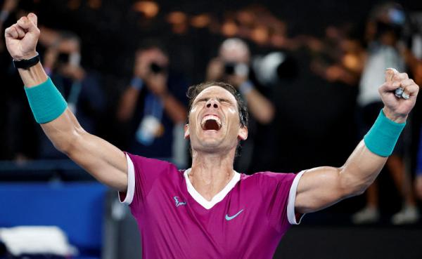 Rafael Nadal Petenis Spanyol Rafael Nadal juara Australia Open 2022. Pencapaian itu didapat usai melibas wakil Rusia Daniil Medvedev 2-6, 6-7, 6-4, 6-4, dan 7-5. (Foto: REUTERS/Asanka Brendon Ratnayake)