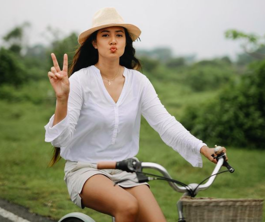 Artis cantik yang setia mendampingi pacar saat terjerat kasus narkoba. (Foto: Instagram)
