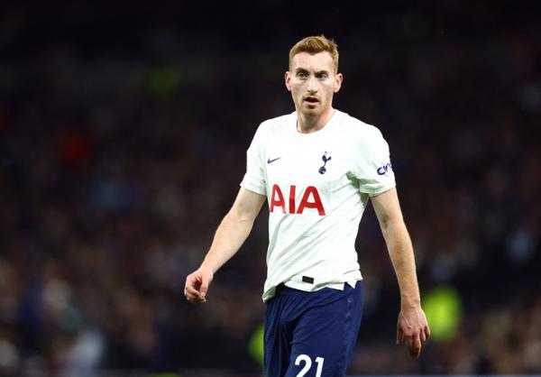 Pemain pinjaman Juventus, Dejan Kulusevski tampil untuk Tottenham Hotspur saat melawan Brighton & Hove Albion dalam laga Piala FA 2021/2022 di Stadion Tottenham Hotspur, London, Minggu (6/2/2022). (Foto: REUTERS/David Klein)