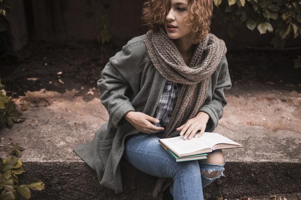 Ripped jeans style Ripped jeans style. (Foto: dok Freepik)