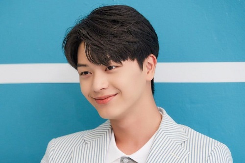 Artis Korea yang kaya raya sejak lahir, Sungjae BTOB. (Foto: Soompi)