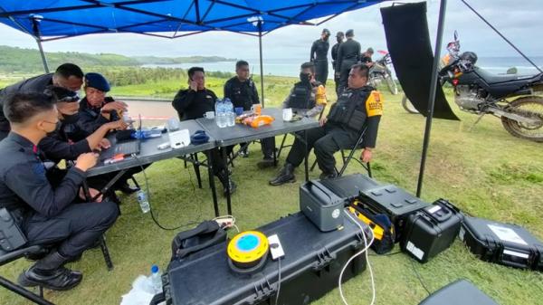Tim drone Korps Brimob Polri Tim drone Korps Brimob Polri ini merupakan BKO yang ditugaskan khusus mengatasi drone liar di seputar Sirkuit Pertamina Mandalika (Edy Gustan/MNC Portal Indonesia)