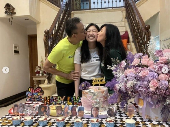 Tung Desem Waringin Anak Potret kehidupan crazy rich Tangerang Tung Desem Waringin. (Foto: Instagram)