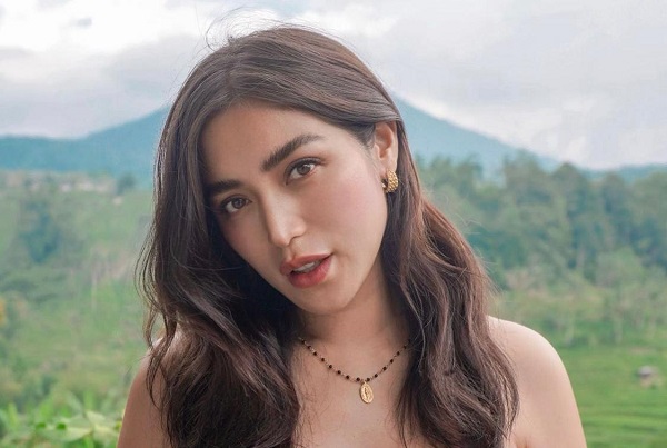 Artis Cantik Suka Bagi-Bagi Rezeki, Jessica Iskandar. (Foto: IG) Artis Cantik Suka Bagi-Bagi Rezeki, Jessica Iskandar. (Foto: IG)
