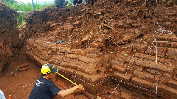 situs Srigading Ekskavasi situs Srigading peninggalan Kerajaan Mataram Kuno. (Foto: MPI/Avirista Midaada).