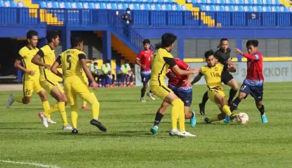 Publik Malaysia minta timnas kesayangan mereka angkat kaki dari Piala AFF U-23 2022. Sebab skuad Harimau Muda diserang badai Covid-19. (Foto: FAM)