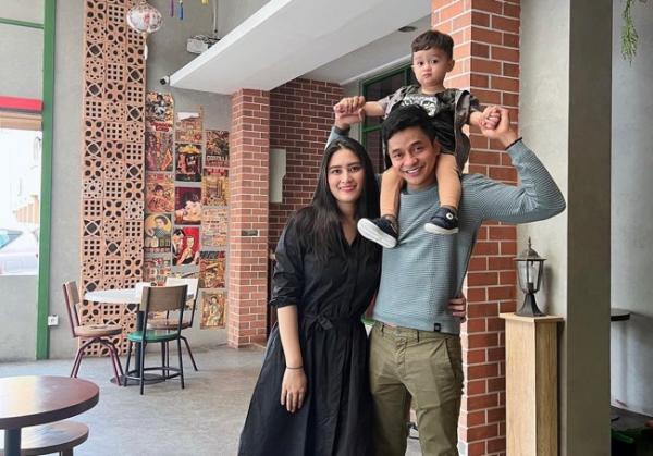 Artis yang melahirkan di tanggal cantik, Angbeen Rishi. (Foto: IG)