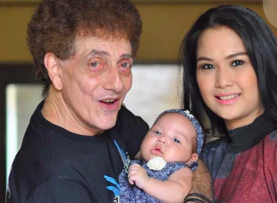 Screen Shot 2022 02 24 At 06 02 00 Artis Indonesia yang Menikah di Usia 50 Tahunan. (foto: Instagram)