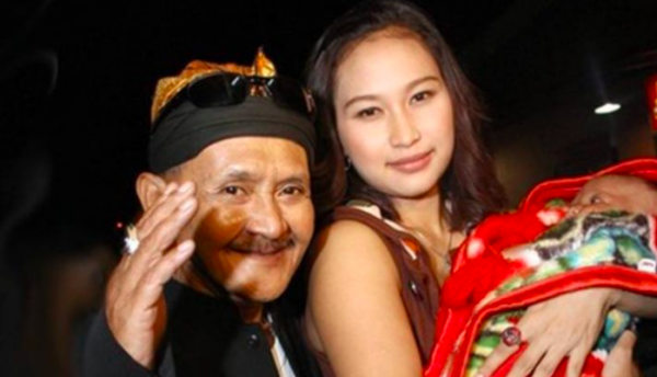 Screen Shot 2022 02 24 At 06 05 26 Artis Indonesia yang Menikah di Usia 50 Tahunan. (foto: Instagram)