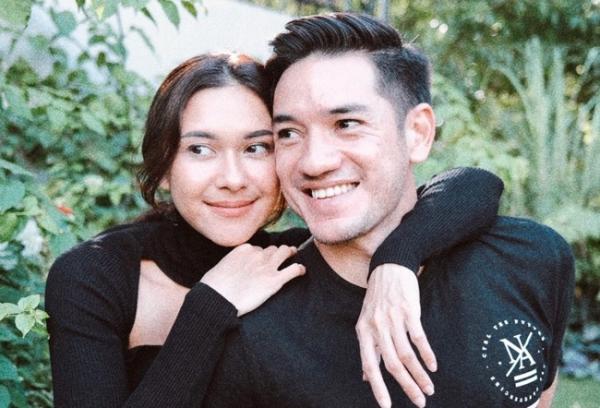 Nana Mirdad dan Andrew White Artis Pacaran Singkat Langsung Menikah. (Foto: Instagram)