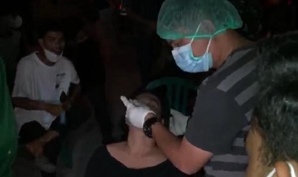 Tes Antigen THM Pengunjung tempat hiburan malam (THM) di Palangka Raya menjalani tes antigen, Sabtu (26/2/2022) malam. (Foto: iNews/Ade Sata).