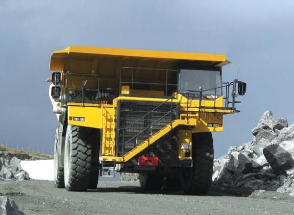 Komatsu HD785 0A 7 Truk Terbesar di Dunia, Ada yang Tingginya Setara Rumah 3 Lantai