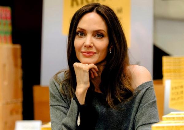 Angelina Jolie, artis yang dikenal paling dermawan. (Foto: IG)