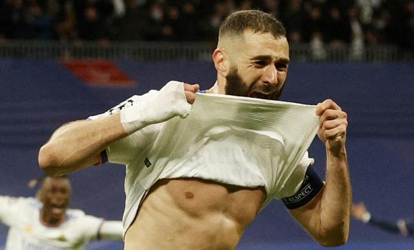 Striker Real Madrid Karim Benzema sebut penyebab blunder konyol kiper Paris Saint-Germain (PSG) Gianluigi Donnarumma. (Foto: REUTERS/Susana Vera)