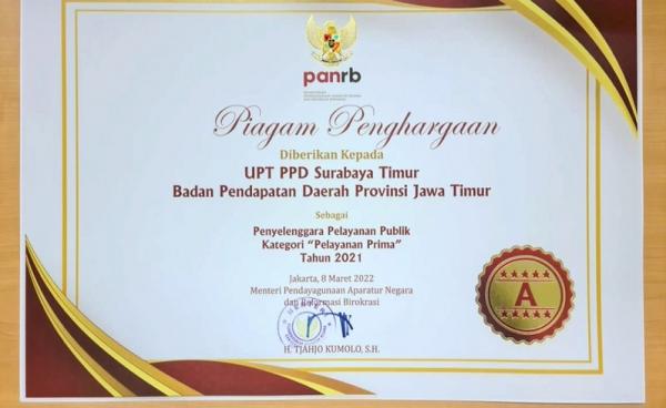 penghargaan pemprov menpan Penghargan Kemenpan RB untuk UPT PPD Surabaya Timur. (istimewa).