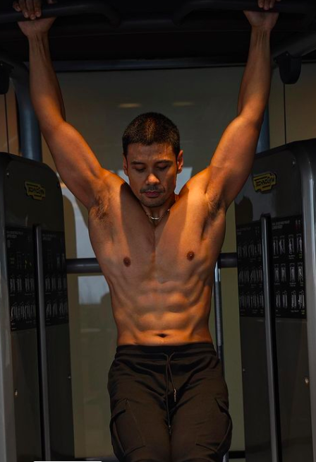 Screen Shot 2022 03 11 At 06 41 23 Artis Ganteng dengan Badan Berotot. (Foto: Instagram)