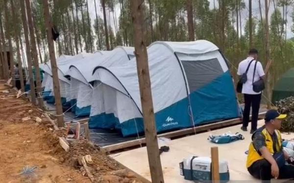 Presiden Jokowi Dijadwalkan Berkemah di Titik Nol Tenda-tenda yang disiapkan untuk acara kemah Presiden Joko Widodo di IKN Nusantara, Kalimantan Timur. (Foto: Antara/HO)