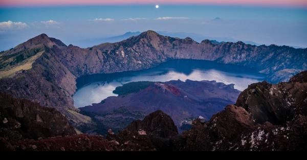 Gunung Rinjani (Foto: Dinas Pariwisata NTB) Gunung Rinjani (Foto: Dinas Pariwisata NTB)