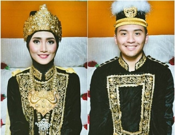 Kustin Kustin adalah pakaian adat Kalimantan Timur dari Suku Kutai. (Foto: PariwisataIndonesia.id)