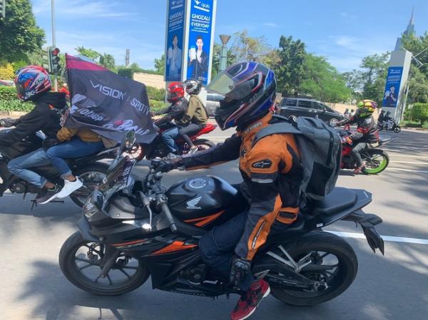 Vision+ dan Komunitas CBR Club Indonesia sunmori melewati sejumlah titik di Jakarta, Minggu (20/3/2022). (Foto: MNC Media)