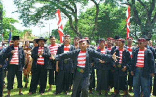 pesaan Baju Pesa`an (Foto: @gramediablog).