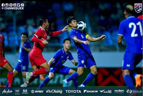 Timnas Thailand menang 2-0 atas Nepal di laga uji coba. Thailand tampil perkasa meski tak diperkuat bintangnya Chanathip Songkrasin. (foto: instagram/Changsuek).