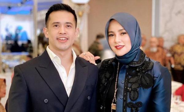Deretan Artis Menikah Adat Batak, Olla Ramlan dan Aufar Hutapea. (Foto: IG)