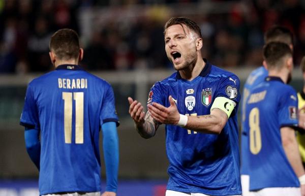 Striker Timnas Italia, Ciro Immobile Striker Timnas Italia, Ciro Immobile menunjukkan ekspresi kecewa pada laga playoff Kualifikasi Piala Dunia 2022 melawan Makedonia Utara di Stadion Renzo Barbera, Palermo, Jumat (25/3/2022). (Foto: REUTERS/Guglielmo Mangiapane)