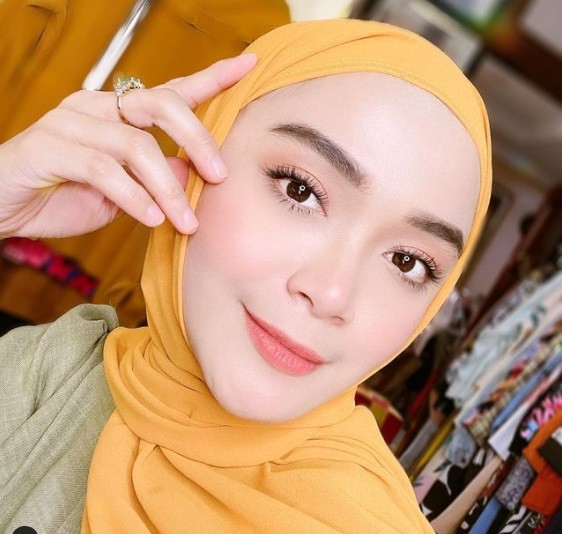 Sheza Idris Artis Cantik yang Pernah Menjadi Mantan Ruben Onsu. (Foto: Instagram)