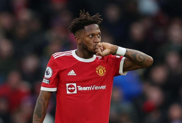 Gelandang Manchester United, Fred merayakan gol ke gawang Leicester City dalam laga Liga Inggris 2021/2022 di Stadion Stamford Bridge, Sabtu (3/4/2022). (Foto: REUTERS)