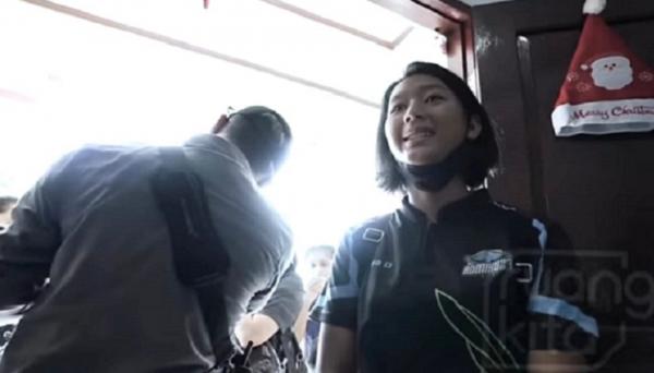 Ajudan Ajudan istri Pangkoopsau III bernama Eva. (Foto Youtube Jenderal TNI Andika Perkasa).
