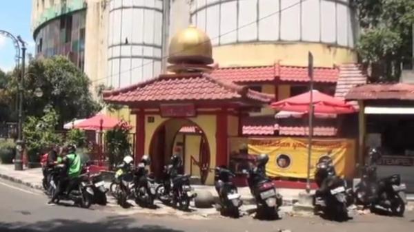 MASJID AL IMTIZAJ BANDUNG Masjid Al Imtizaj di Jalan ABC, Kelurahan Braga, Kota Bandung. (FOTO: iNew/ERVAN DAVID)