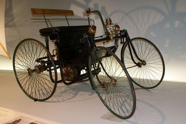 Daimler Maybach Stahlrad Wagen