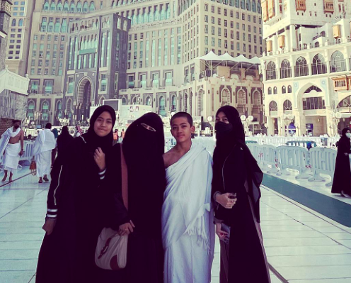Screen Shot 2022 04 24 At 06 57 37 Artis yang Melaksanakan Umroh Menjelang Bulan Suci Ramadhan 2022. (Foto: Instagram)