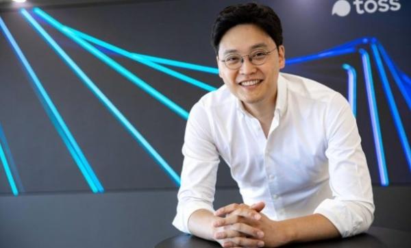 lee seung-gun Lee Seung-gun, mantan dokter gigi sukses jadi miliarder yang punya startup fintech paling berharga di Korsel. Foto: Forbes