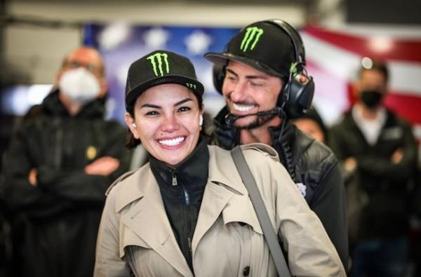 Nikita Mirzani dan mantan pembalap John Hopkins Unggahan Nikita Mirzani dan mantan pembalap John Hopkins membuat heboh. (Foto: IG)