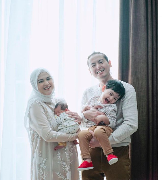 Deretan Artis Mualaf Merayakan Lebaran. (Foto: Instagram)